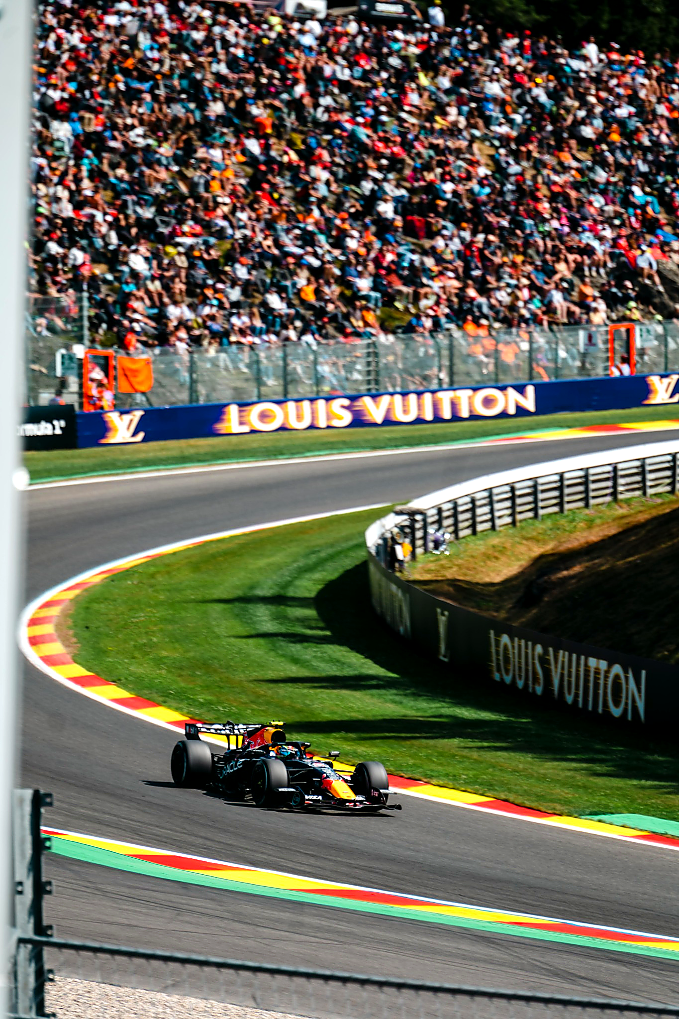 RACE DAY | LIGHTS OUT. FULL THROTTLE